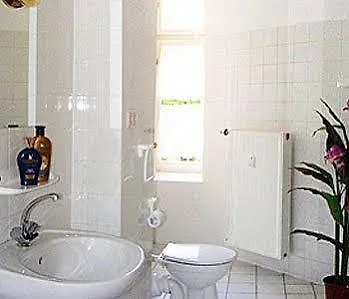 Regenbogen Penzion 2*