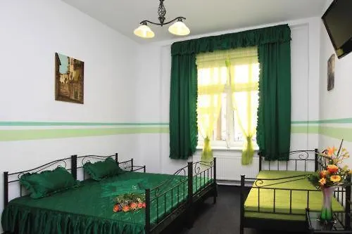 Regenbogen Πανσιόν 2*